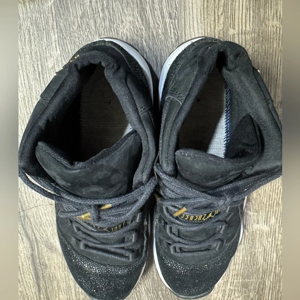 Nike Black and Gold Athletic Shoes